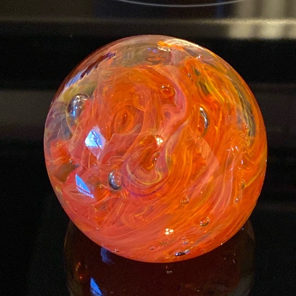Art glass paperweight orange swirl bubbles - Picture 1 of 16